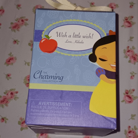 New Disney Kidada Snow White Wish A Little Figure Charm & Necklace Set - Picture 4 of 4